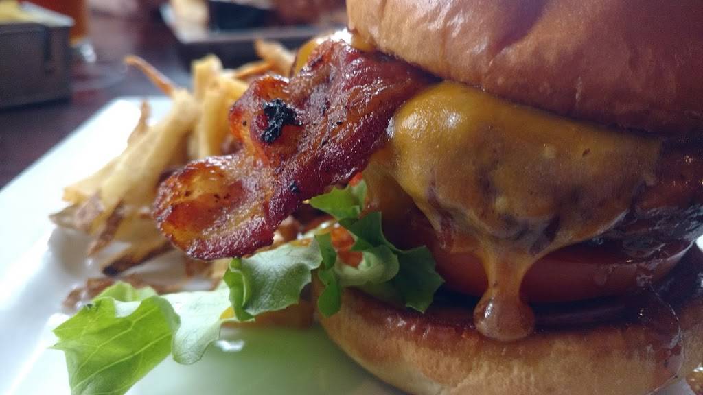 Foundry Kitchen and Bar | restaurant | 525 Broad St, Elyria, OH 44035, USA | 4402819181 OR +1 440-281-9181