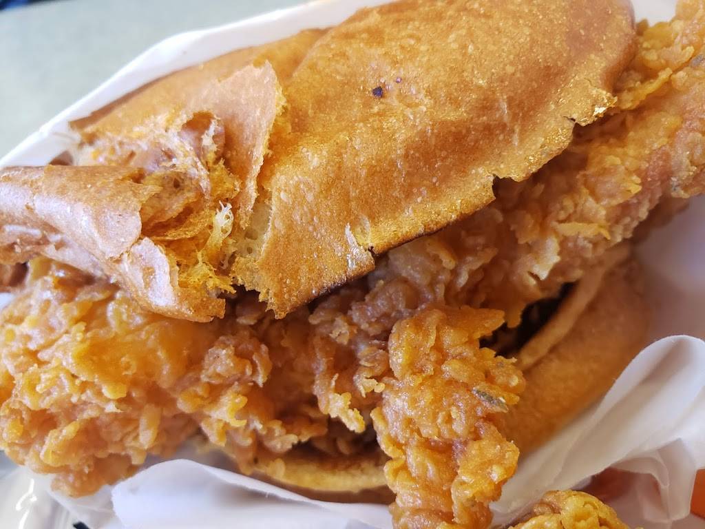 Popeyes Chicken | restaurant | 19-21 Rickenbacker Rd, Nellis AFB, NV 89191, USA | 7026443477 OR +1 702-644-3477