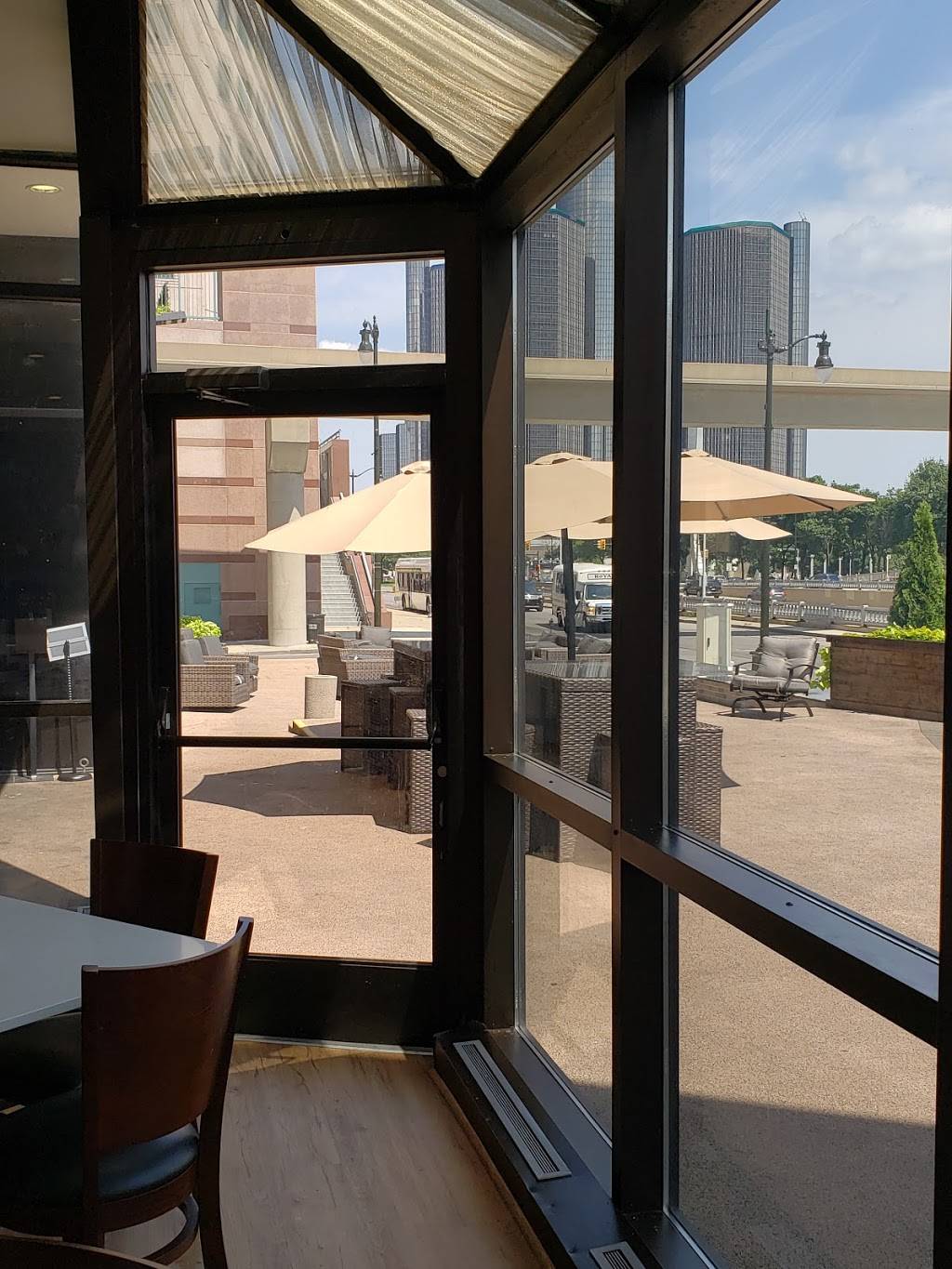 Urban Cellars | restaurant | 2 Washington Blvd, Detroit, MI 48226, USA | 3139650200 OR +1 313-965-0200