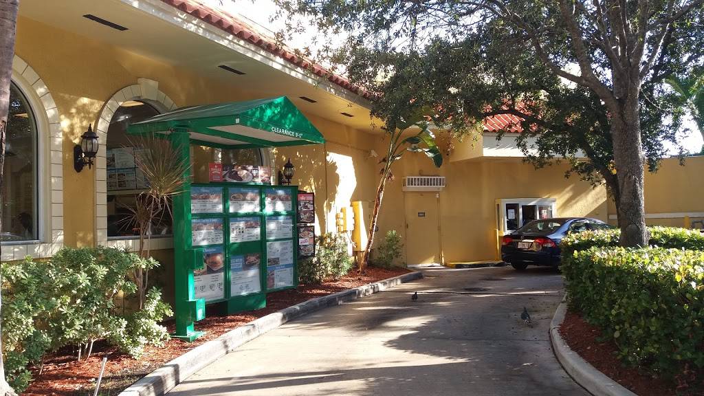 Pollo Tropical | restaurant | 1454 Alton Rd, Miami Beach, FL 33139, USA | 3056728888 OR +1 305-672-8888