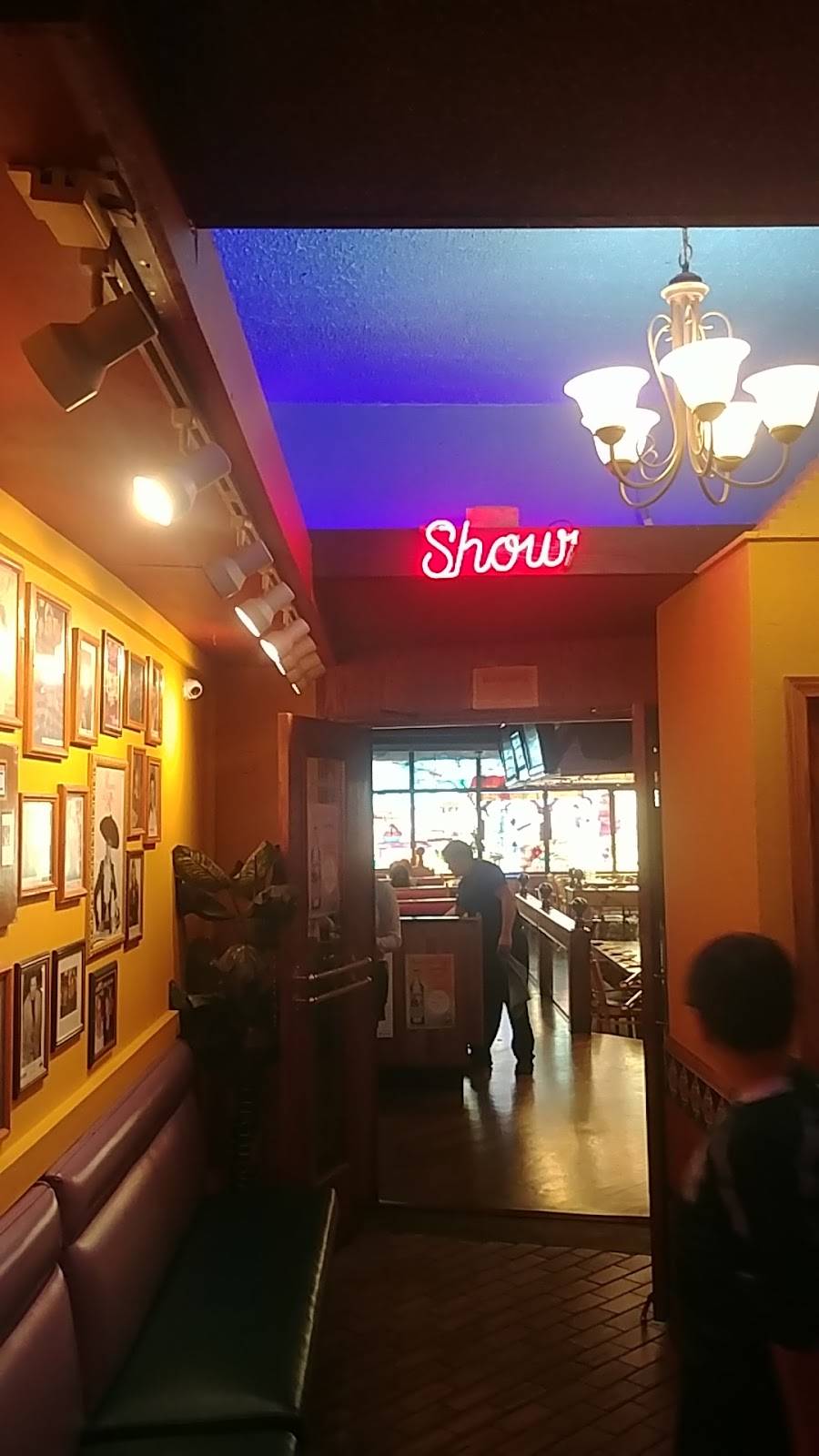 Lalos Restaurant | restaurant | 3011 S Harlem Ave, Berwyn, IL 60402, USA | 7084849311 OR +1 708-484-9311