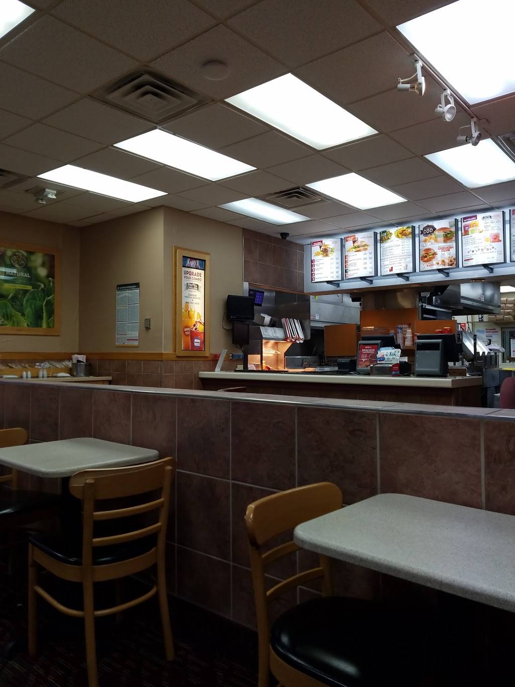 Wendys | restaurant | 1094 N College St, Harrodsburg, KY 40330, USA | 8597339222 OR +1 859-733-9222
