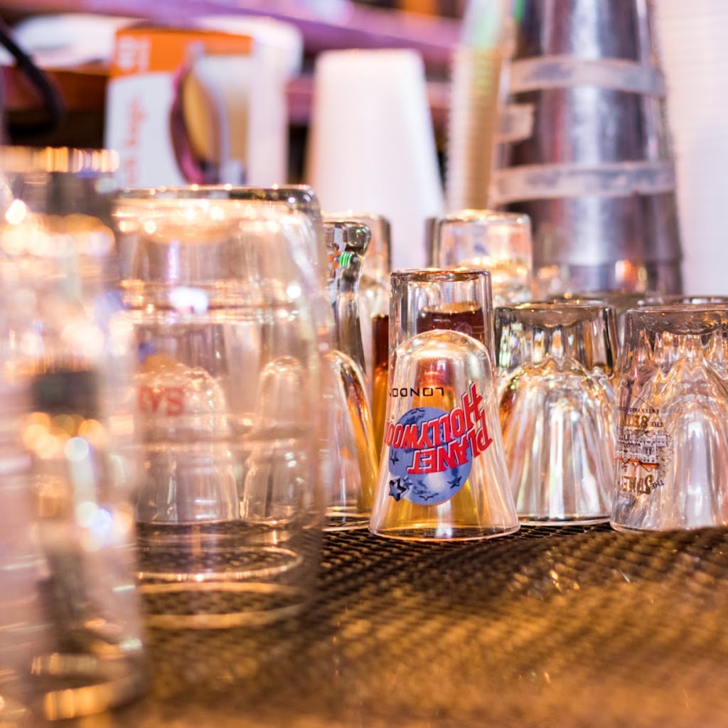 PJs Sports Bar | night club | 614 W Gray St, Houston, TX 77019, USA | 7135201748 OR +1 713-520-1748