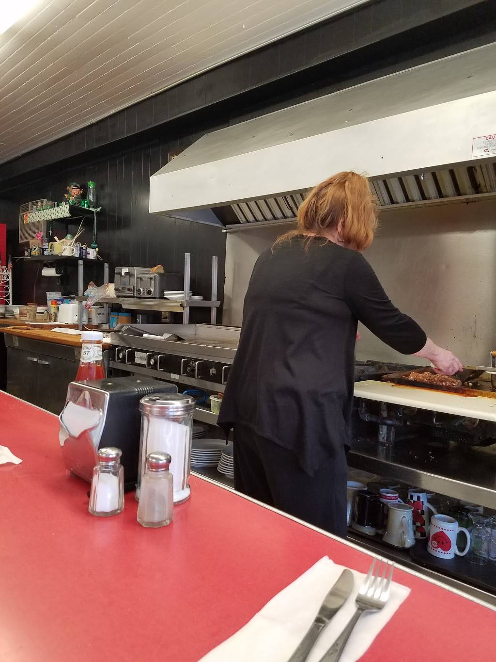 Brunettis Luncheonette | restaurant | 619 Center St, Wallingford, CT 06492, USA | 2032659208 OR +1 203-265-9208