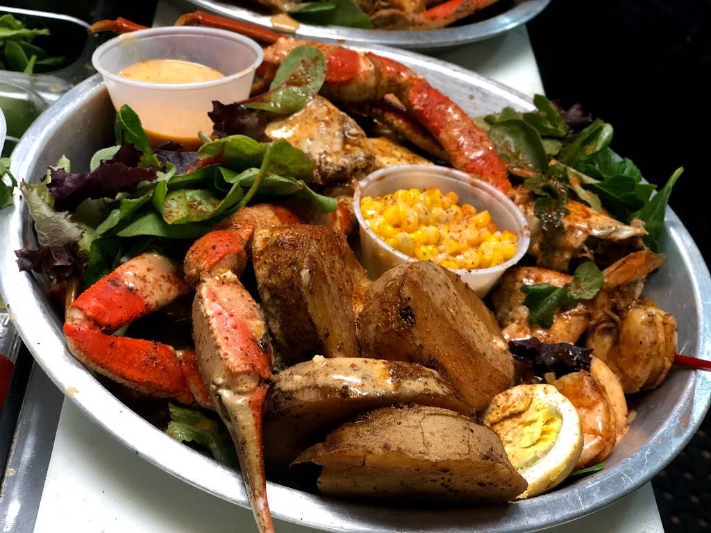 Nolas Cajun Po Boys & Seafood In The Meadowbrook Golf Club | restaurant | 3200 NW 98 St, Gainesville, FL 32606, USA | 3526726752 OR +1 352-672-6752