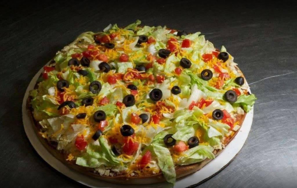 Gonzos Rock & Roll Pizzeria | restaurant | 9 N Main St, Sandwich, IL 60548, USA | 8157863322 OR +1 815-786-3322