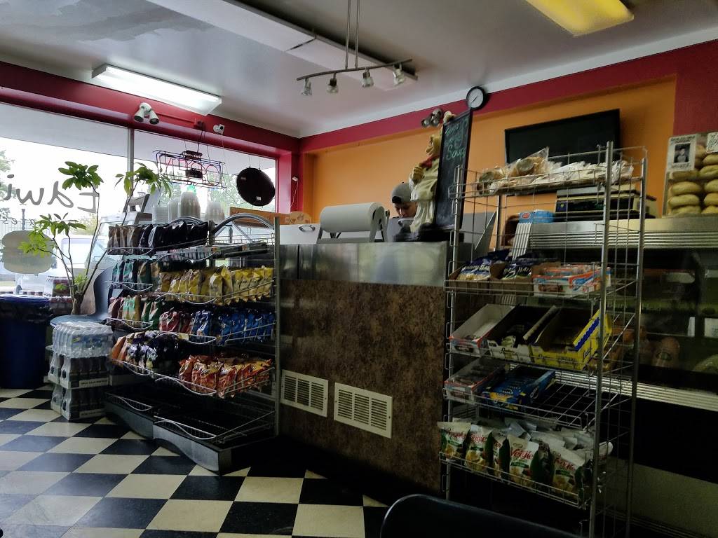 Edwins Deli | restaurant | 1921 Commerce St, Yorktown Heights, NY 10598, USA | 9144553663 OR +1 914-455-3663