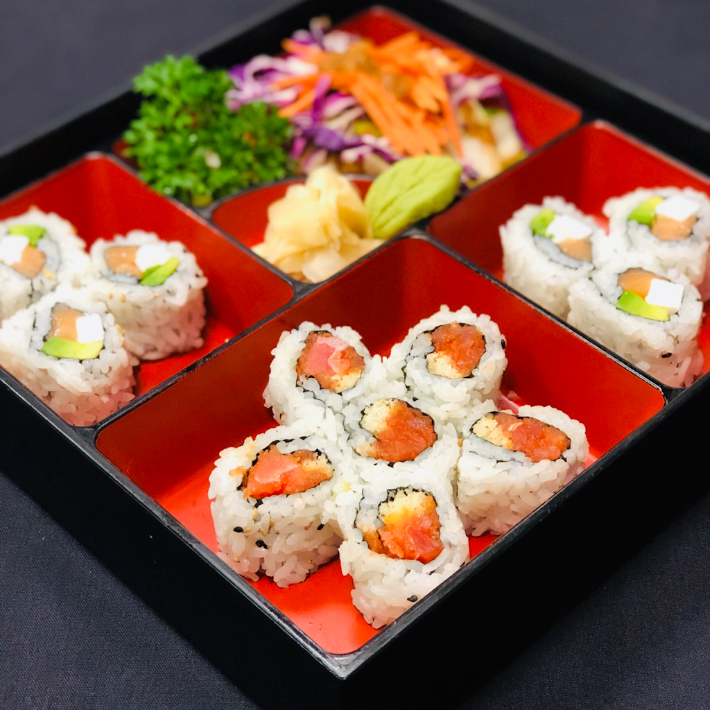 BNK Thai & Sushi | restaurant | 111 W 2nd St, Elmhurst, IL 60126, USA | 6308334030 OR +1 630-833-4030