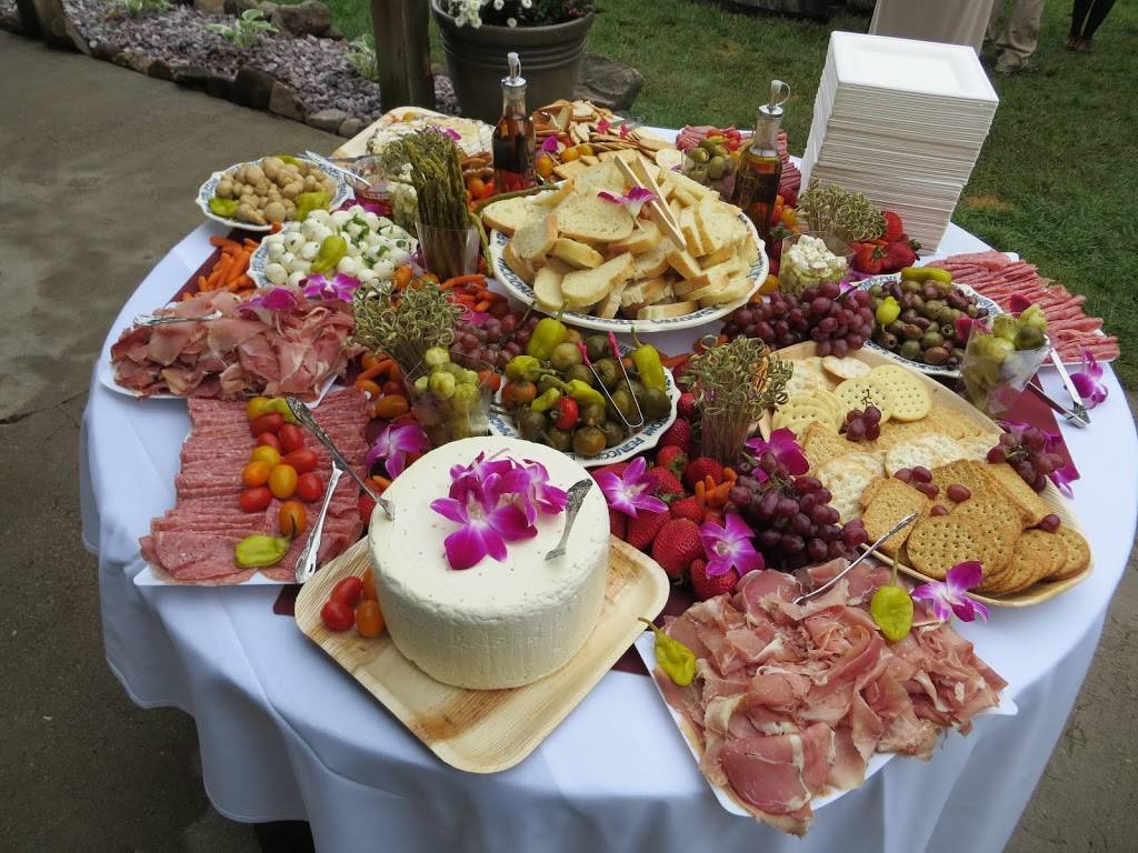 Curious Pig | restaurant | 117 S 5th St, Crystal Falls, MI 49920, USA | 9062827575 OR +1 906-282-7575