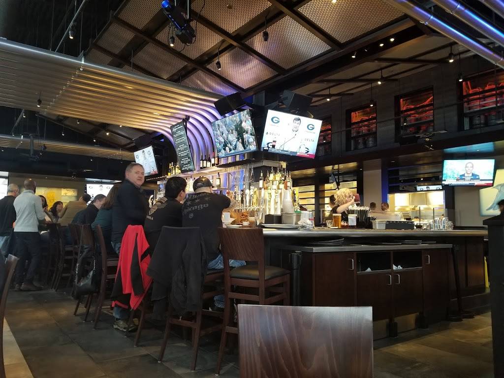 Yard House | restaurant | 2301 Fountain Square Dr, Lombard, IL 60148, USA | 6304951912 OR +1 630-495-1912