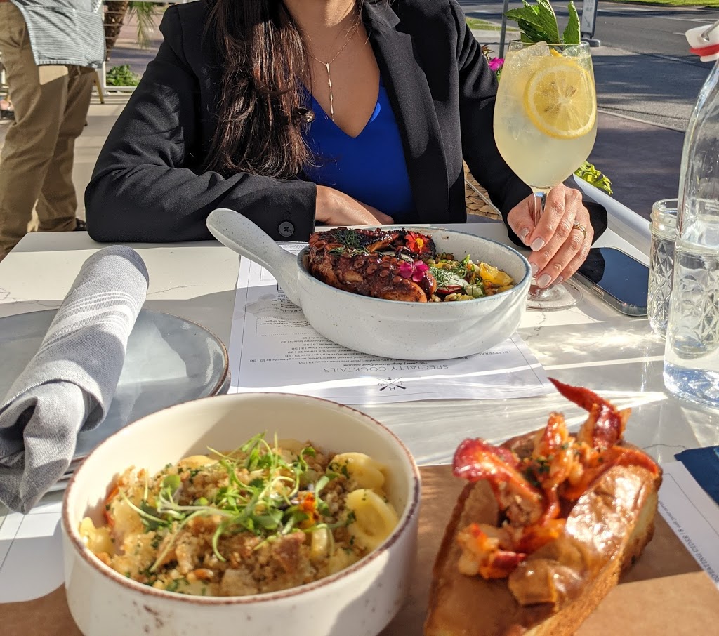 The Hampton Social | restaurant | 9101 International Dr Suite 1200, Orlando, FL 32819, USA | 6898006760 OR +1 689-800-6760