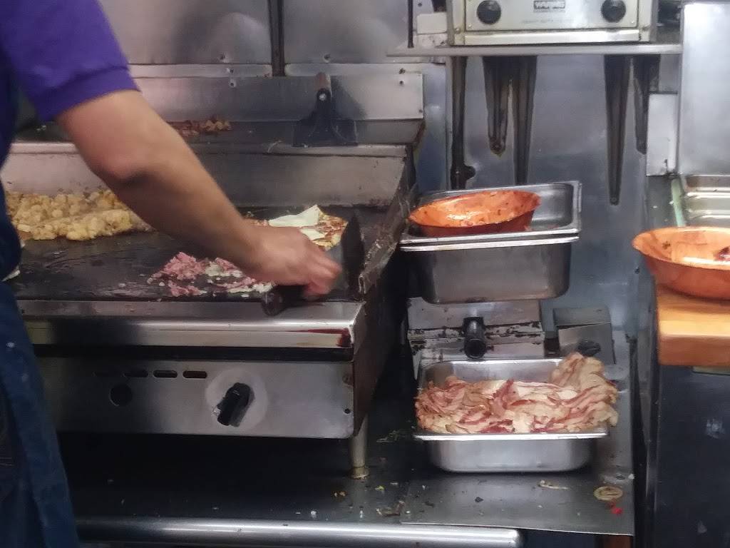 Nicks Luncheonette | restaurant | 255 Saw Mill Rd, West Haven, CT 06516, USA | 2039379036 OR +1 203-937-9036