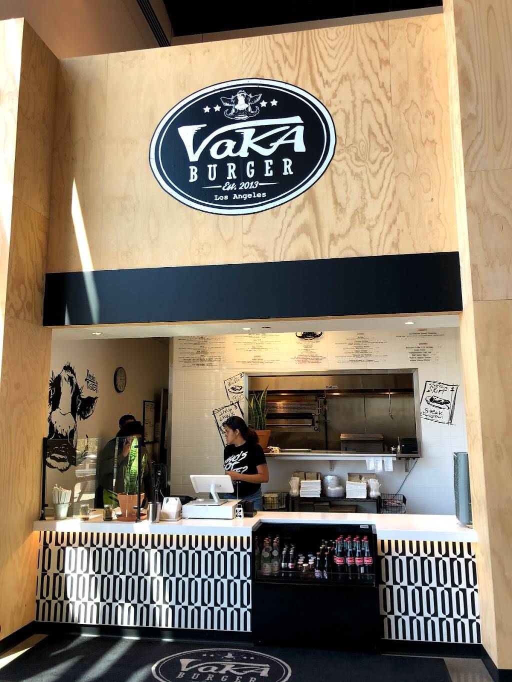 Vaka Burger | restaurant | 1705 Flight Way, Tustin, CA 92782, USA | 7142591026 OR +1 714-259-1026