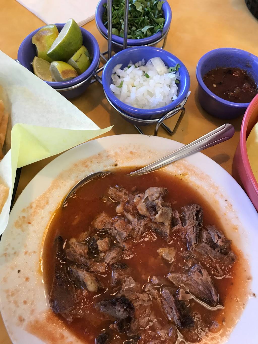 Birrieria Tlaquepaque | restaurant | 10904 Rush St, South El Monte, CA 91733, USA | 6262799191 OR +1 626-279-9191