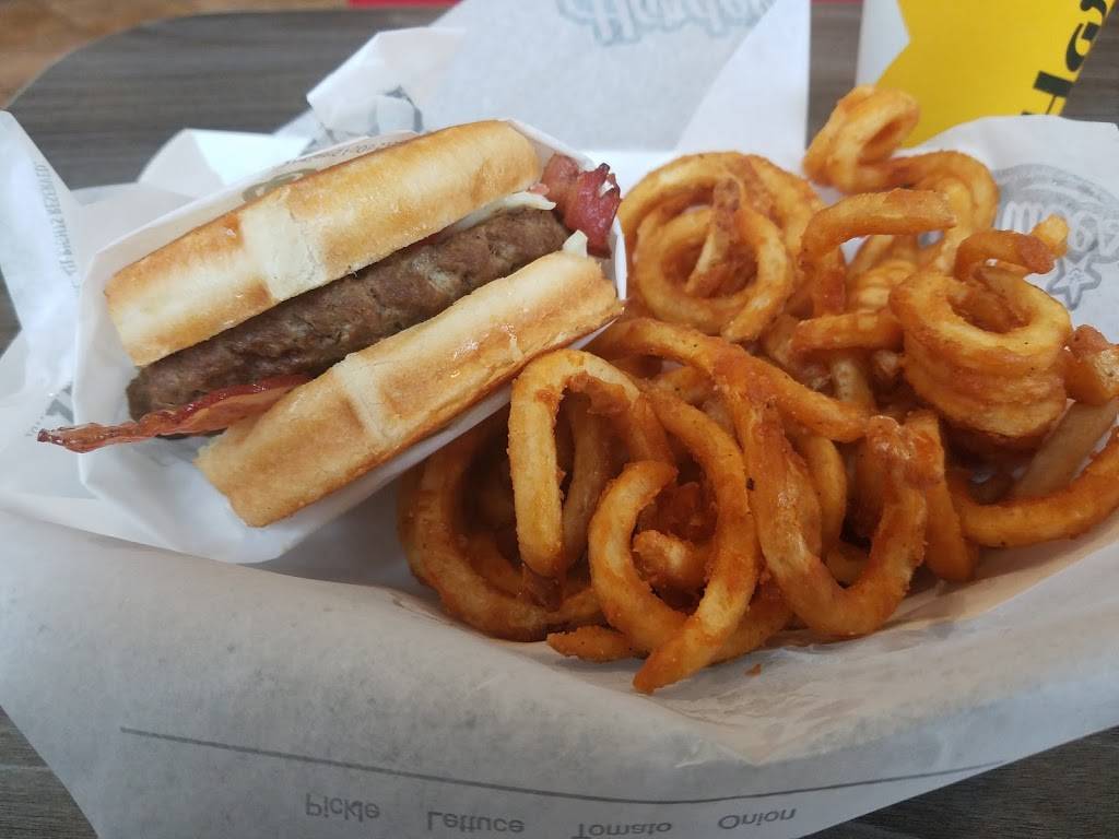 Hardees | restaurant | 214 Cedar Springs Rd, Spartanburg, SC 29302, USA | 8645832952 OR +1 864-583-2952