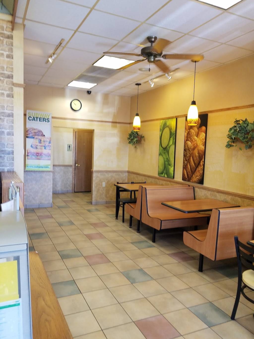 Subway | restaurant | 61210 Co Rd 687, Hartford, MI 49057, USA | 2696213100 OR +1 269-621-3100