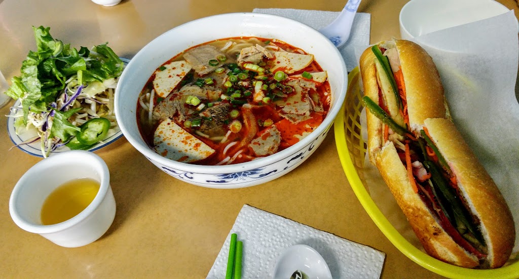 Bánh Mì Nam Lộc | restaurant | 328 SE 82nd Ave, Portland, OR 97216, USA | 5032556969 OR +1 503-255-6969