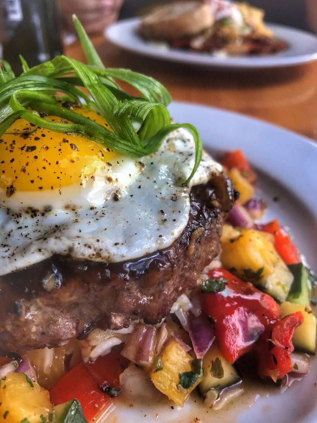 Simmzys Burbank | restaurant | 3000 W Olive Ave, Burbank, CA 91505, USA | 8189622500 OR +1 818-962-2500