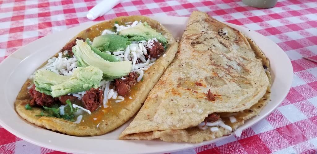 Chilango Express LLC | restaurant | 7030 W Lincoln Ave, West Allis, WI 53219, USA | 4145418201 OR +1 414-541-8201