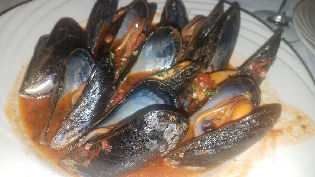 Calabria Mia | restaurant | 2150 Central Park Ave, Yonkers, NY 10710, USA | 9142229555 OR +1 914-222-9555