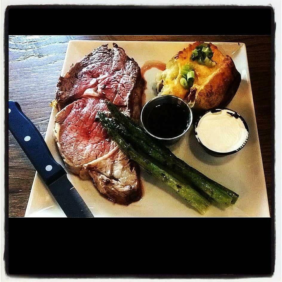 Addisons Steakhouse | restaurant | 335 Front St, McHenry, IL 60050, USA | 8153222546 OR +1 815-322-2546