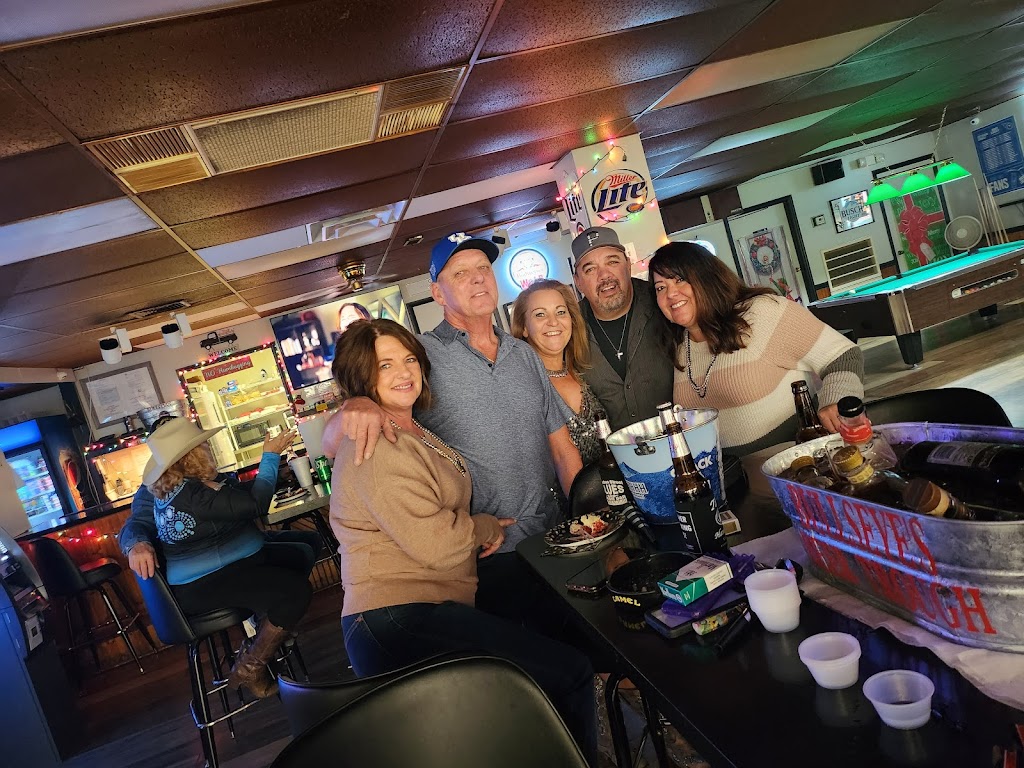 Bullseye Sports Bar | restaurant | 225 River Rock Blvd, Murfreesboro, TN 37128, USA | 6159628799 OR +1 615-962-8799