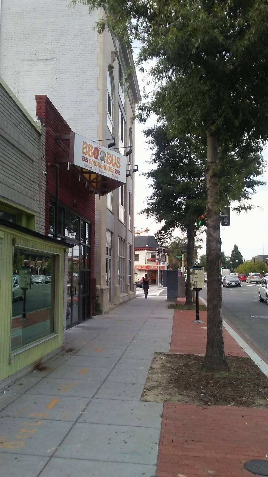 BBQ BUS SMOKEHOUSE & CATERING | restaurant | 5830 Georgia Ave NW, Washington, DC 20011, USA | 2022888700 OR +1 202-288-8700