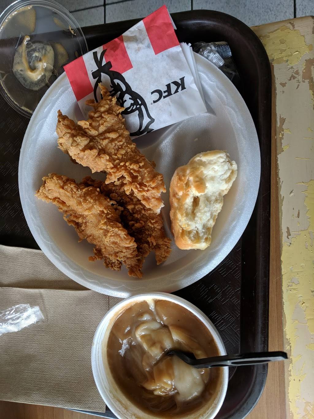 KFC | restaurant | 19256 Ventura Blvd, Tarzana, CA 91356, USA | 8188812131 OR +1 818-881-2131