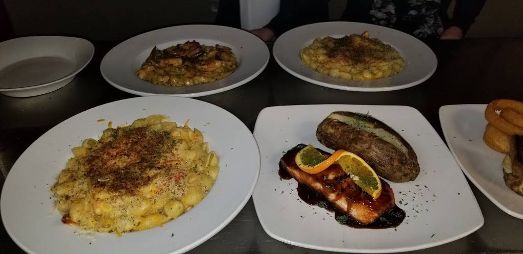 Slate Bistro & Bar | restaurant | 4415 E Village Pkwy, Gilbert, AZ 85298, USA | 4809885956 OR +1 480-988-5956