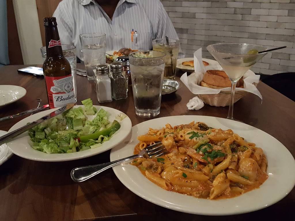 Mamma Lucia | restaurant | 14921 Shady Grove Rd, Rockville, MD 20850, USA | 3017628805 OR +1 301-762-8805