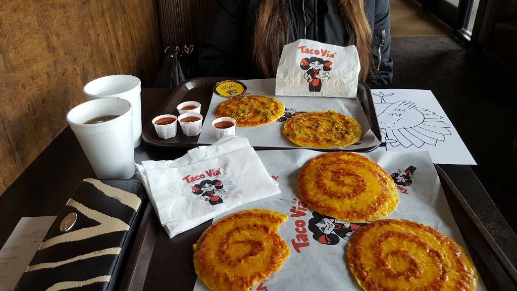 Taco Via | restaurant | 8896 W 95th St, Overland Park, KS 66212, USA | 9136493885 OR +1 913-649-3885