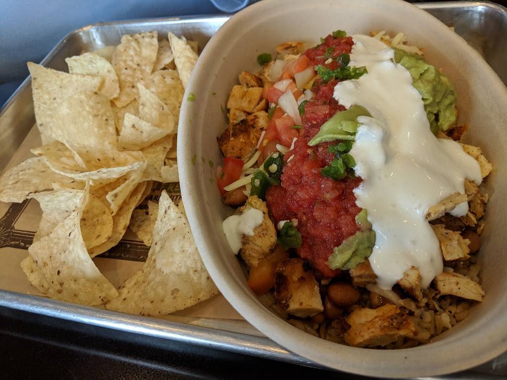 Mucho Burrito Fresh Mexican Grill | restaurant | 360 Bayfield St, Barrie, ON L4M 3C4, Canada | 7055036824 OR +1 705-503-6824