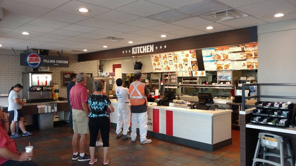 KFC | restaurant | 2804 West 10th Avenue, Greeley, CO 80634, USA | 9703563771 OR +1 970-356-3771