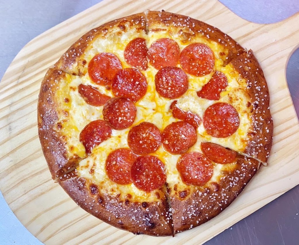 Chubby Charlies Pizza | meal delivery | 2274 Auburn Rd, Shelby Twp, MI 48317, USA | 5864883599 OR +1 586-488-3599