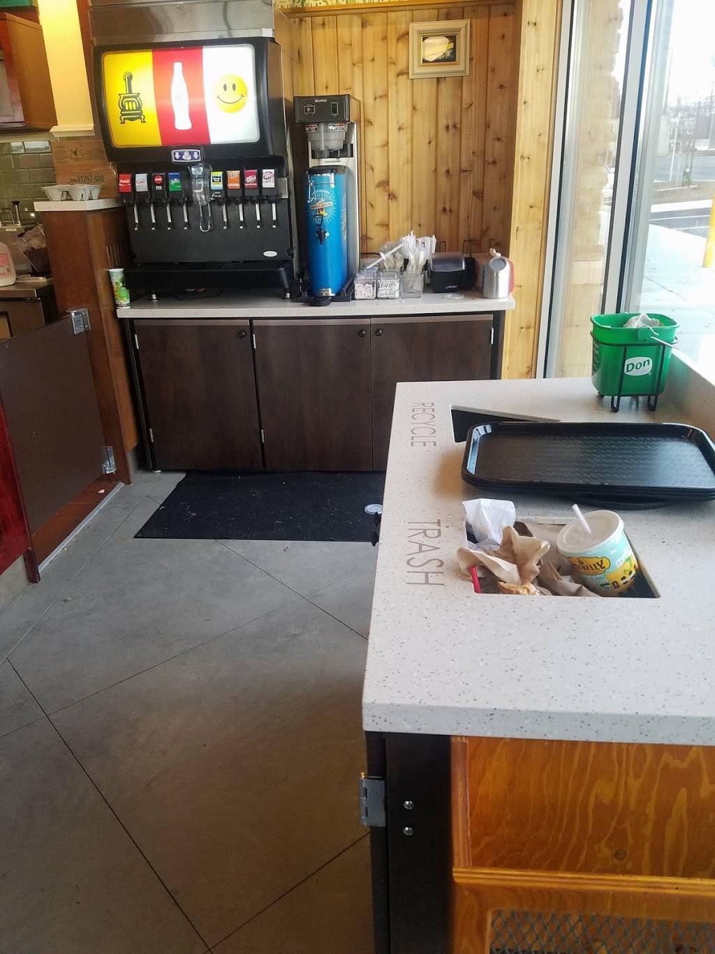 Potbelly Sandwich Shop | restaurant | 1008 Edwards Ferry Rd NE #101, Leesburg, VA 20176, USA | 7037379420 OR +1 703-737-9420