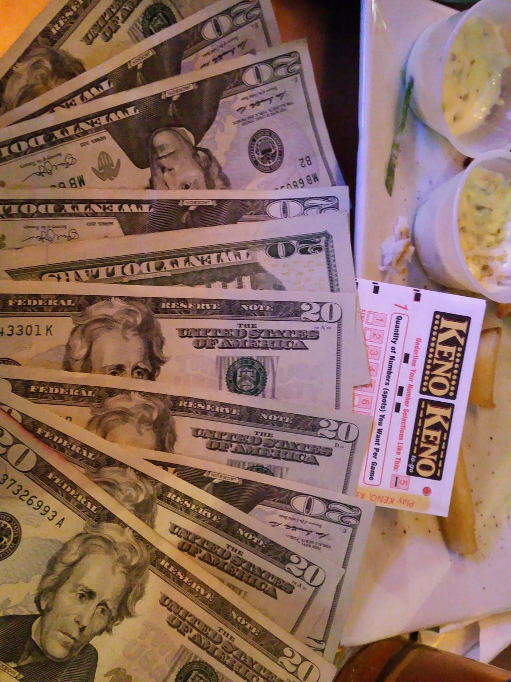 The Lincoln Bar & Grill | restaurant | 8 Lincoln St, Brighton, MA 02135, USA | 6177873669 OR +1 617-787-3669