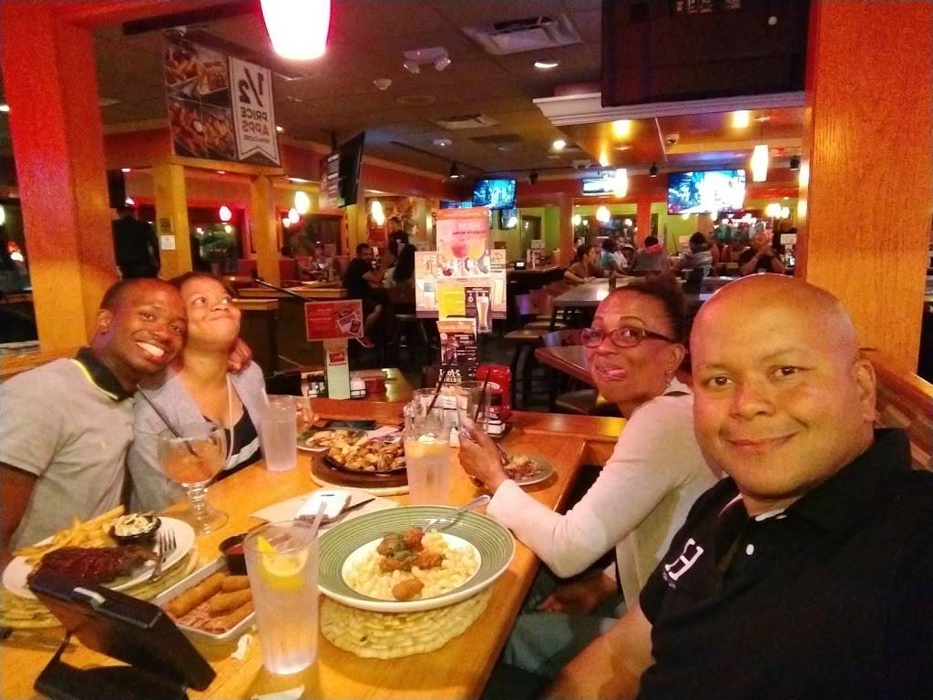 Applebees Grill + Bar | restaurant | 10135 Pines Blvd, Pembroke Pines, FL 33026, USA | 9544383370 OR +1 954-438-3370