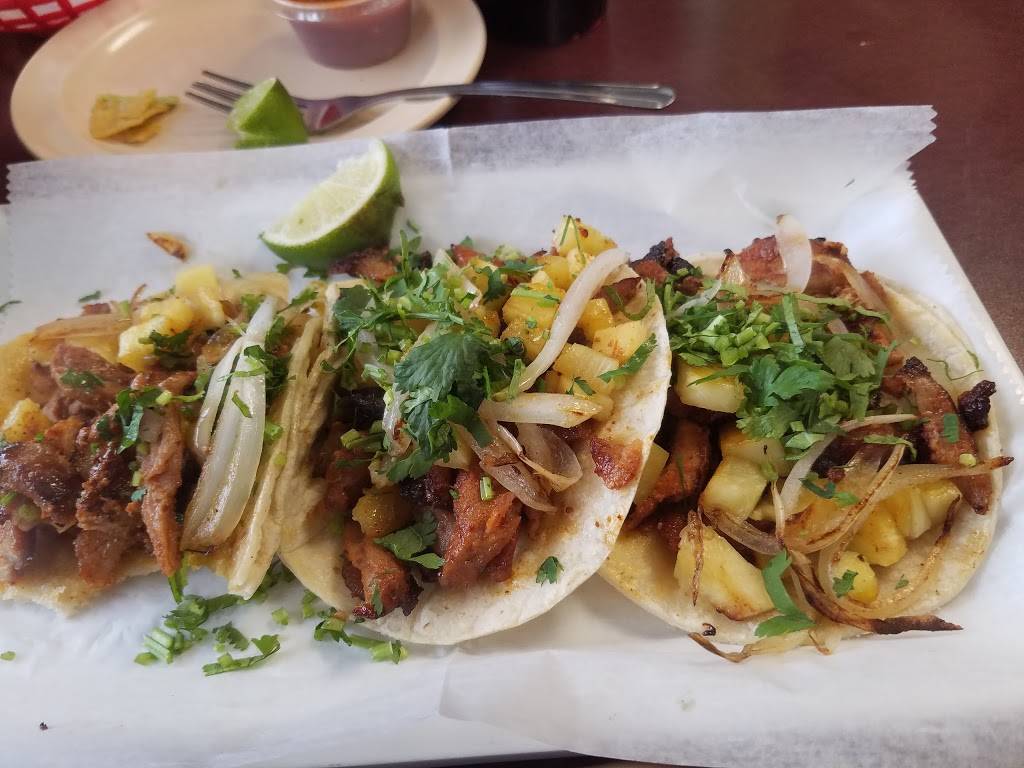 Los Burritos Tapatios | restaurant | 109 W Boughton Rd, Bolingbrook, IL 60440, USA | 6307547771 OR +1 630-754-7771