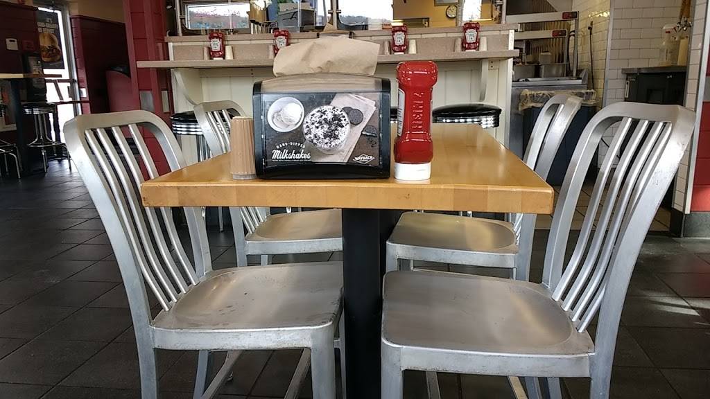 Wayback Burgers | restaurant | 816 NY-17M, Monroe, NY 10950, USA | 8453950707 OR +1 845-395-0707