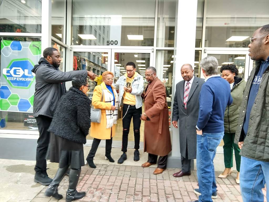 Brothers Restaurant and Juice Bar | restaurant | 16 W 5th St, Chester, PA 19013, USA | 6108743868 OR +1 610-874-3868