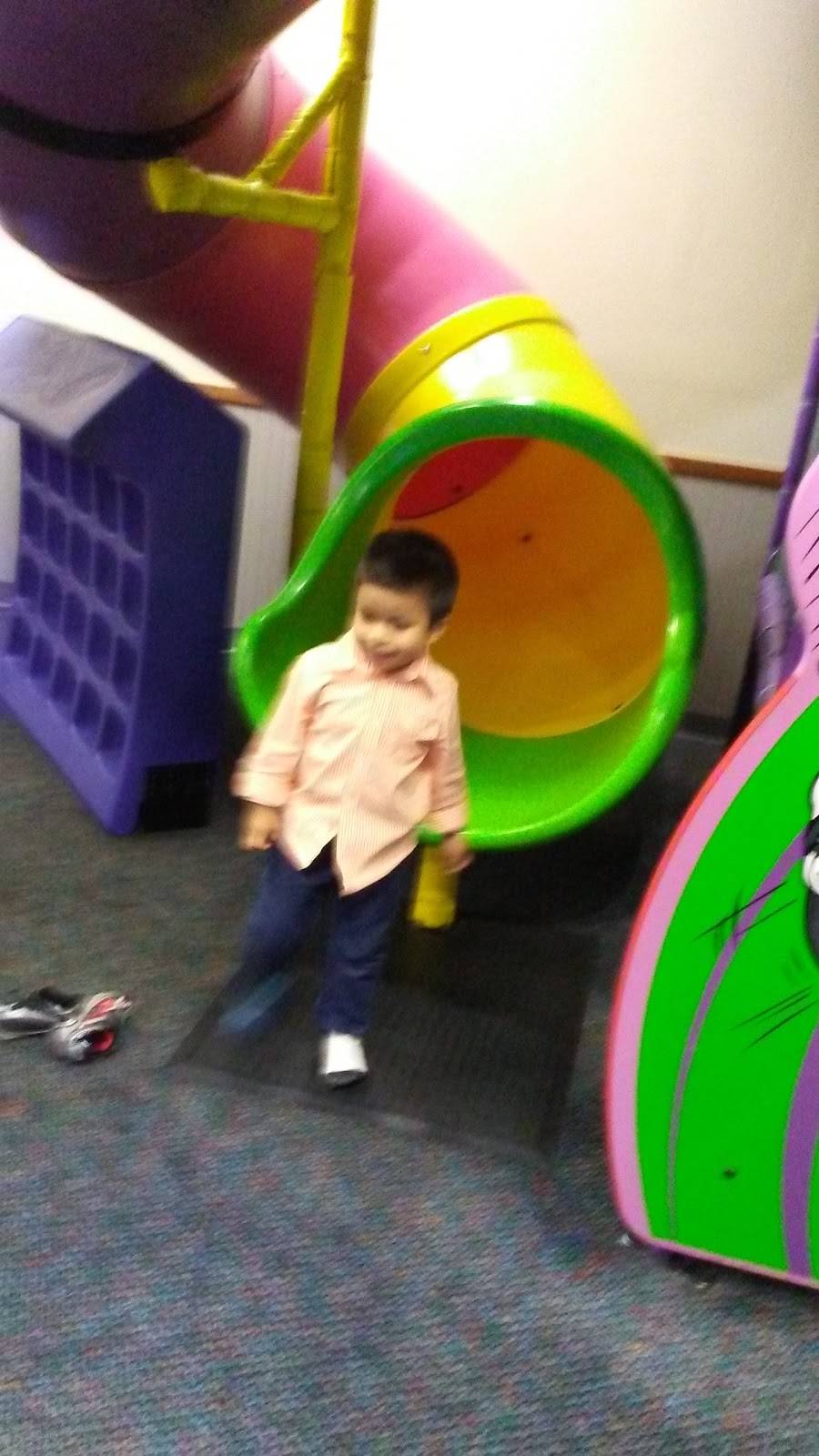 Chuck E. Cheeses | restaurant | 1455 N National Rd, Columbus, IN 47201, USA | 8123759690 OR +1 812-375-9690