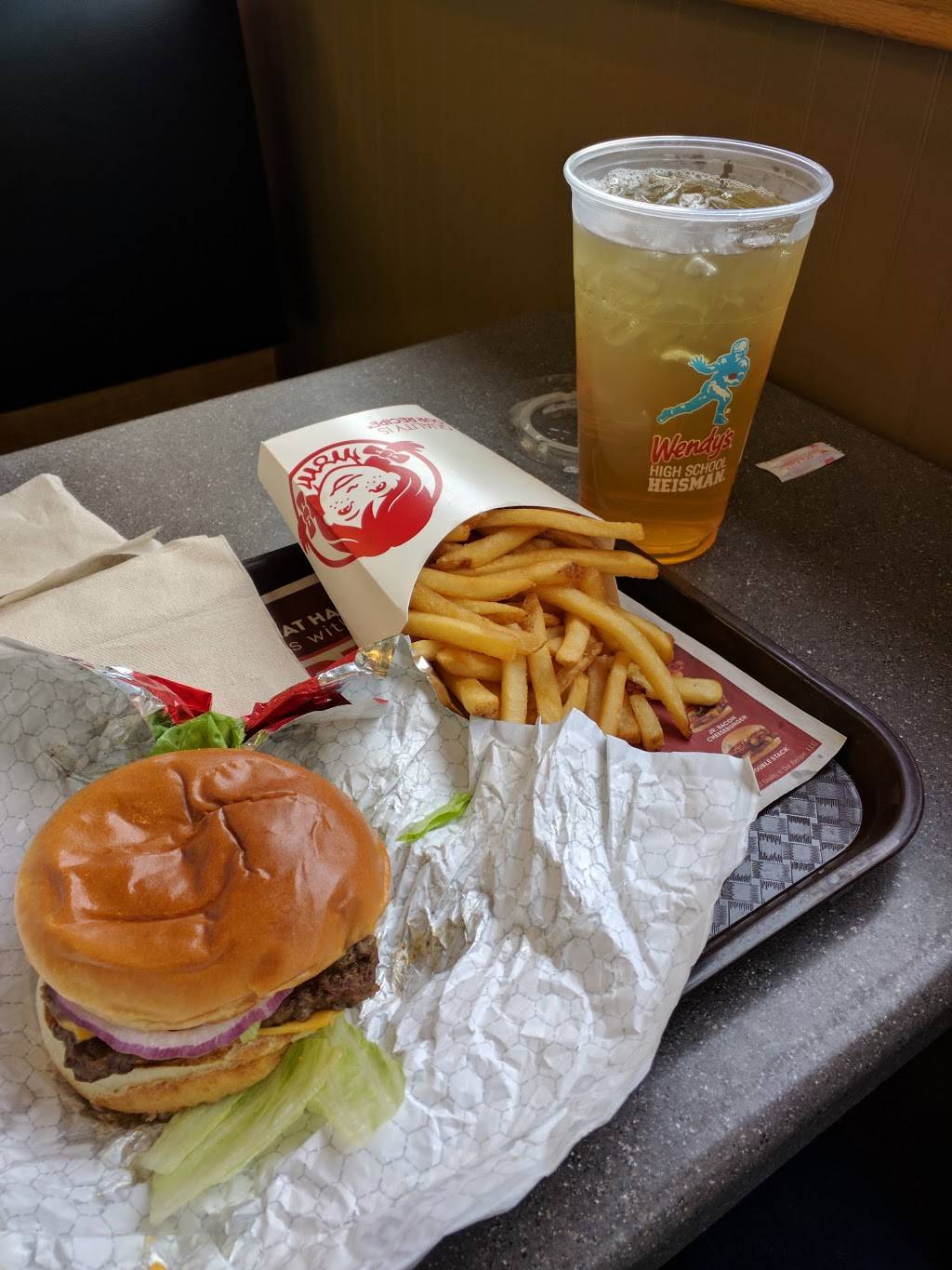 Wendys | restaurant | 400 Taylorsville Rd, Shelbyville, KY 40065, USA | 5026334099 OR +1 502-633-4099