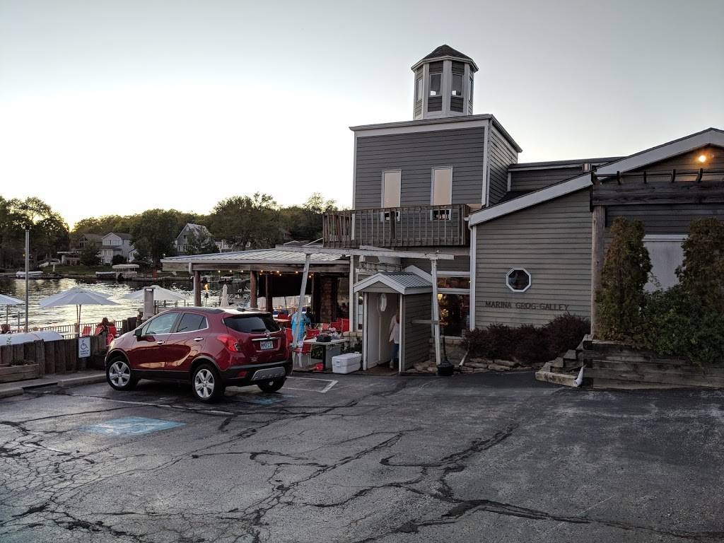 Marina Grog & Galley | restaurant | 22 A St, Lake Lotawana, MO 64086, USA | 8165785511 OR +1 816-578-5511