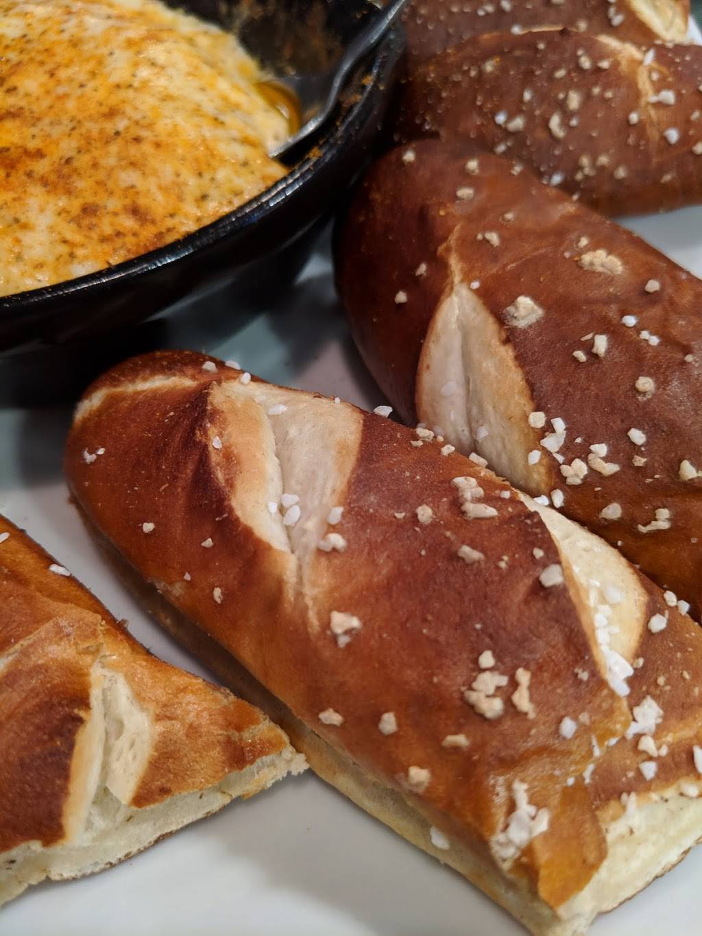 The Greene Turtle Sports Bar & Grille | restaurant | 1218-A Shank Farm Way, Hagerstown, MD 21742, USA | 3017458800 OR +1 301-745-8800