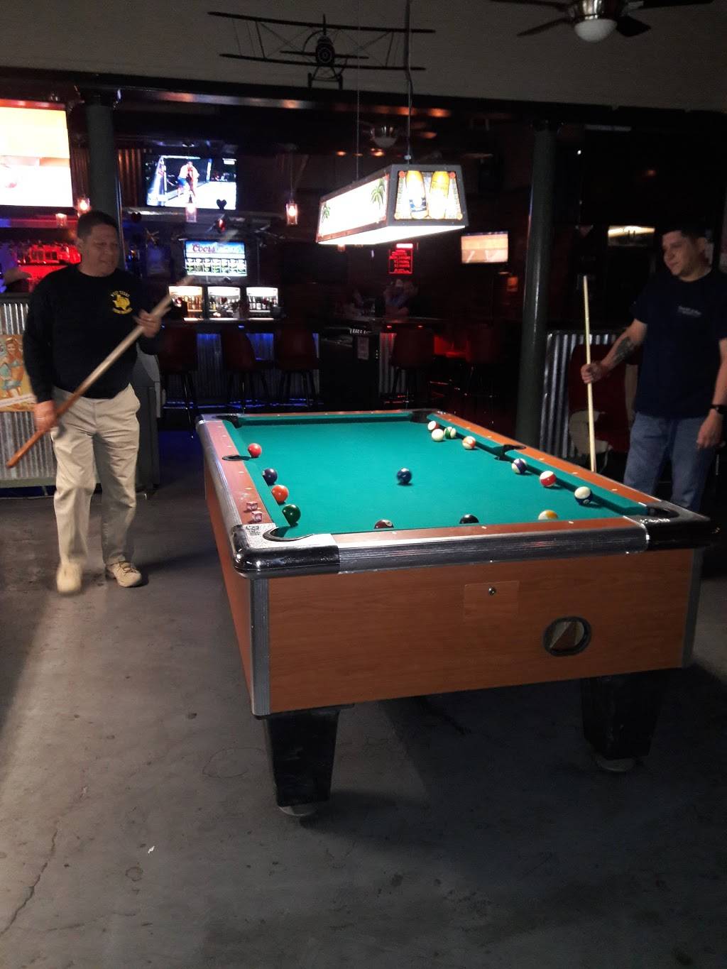 Aviators | restaurant | 9477 Dyer St ste h, El Paso, TX 79924, USA | 9157599966 OR +1 915-759-9966