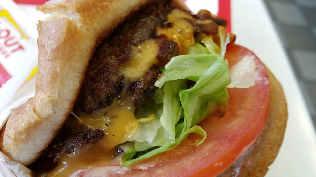 In-N-Out Burger | restaurant | 4600 E Los Coyotes Diagonal, Long Beach, CA 90815, USA | 8007861000 OR +1 800-786-1000
