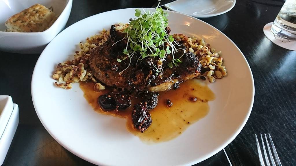 The Root Restaurant & Bar | restaurant | 340 Town Center Blvd E106, White Lake, MI 48386, USA | 2486982400 OR +1 248-698-2400