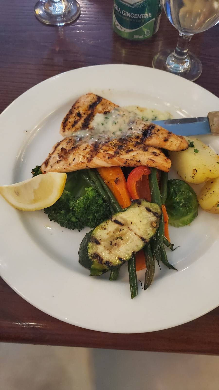 Village Trattoria | restaurant | 4903 Dundas St W, Etobicoke, ON M9A 1B4, Canada | 4162362609 OR +1 416-236-2609