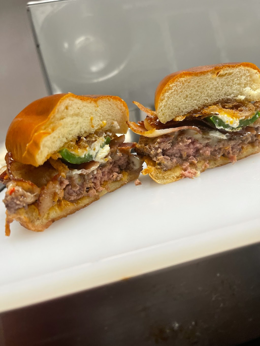 Atlas Burgers and Dogs | restaurant | 2707 Boston Ave, San Diego, CA 92113, USA | 6199256190 OR +1 619-925-6190