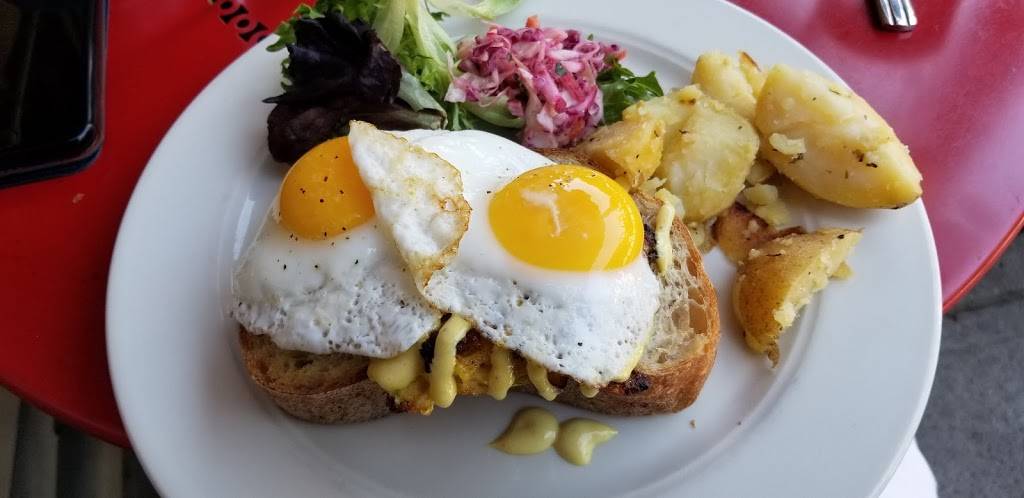 Le Petit Triangle Café | restaurant | 1881 Fulton Rd, Cleveland, OH 44113, USA | 2162811881 OR +1 216-281-1881